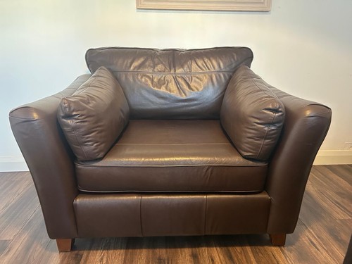 Large brown leather love - large,